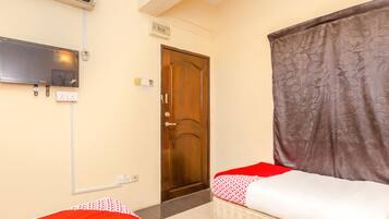 1 bedroom, desk, free WiFi, bed sheets