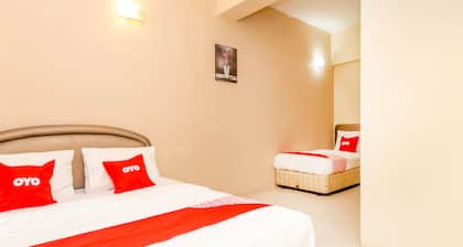 OYO 89703 B Link Hotel