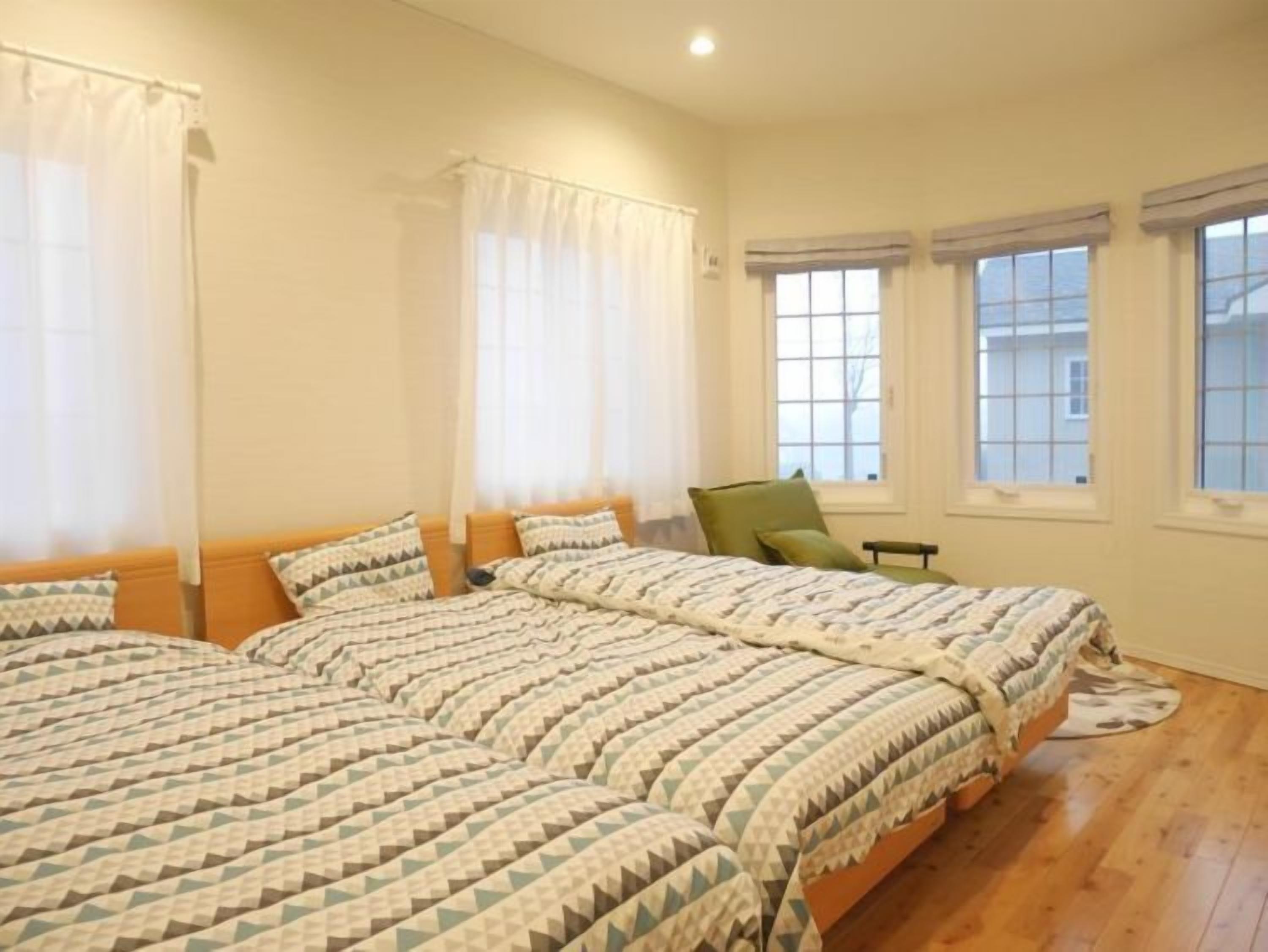 Private Vacation Home | 3 bedrooms, desk, free WiFi