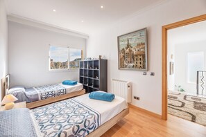 4 habitaciones, tabla de planchar con plancha y wifi gratis 