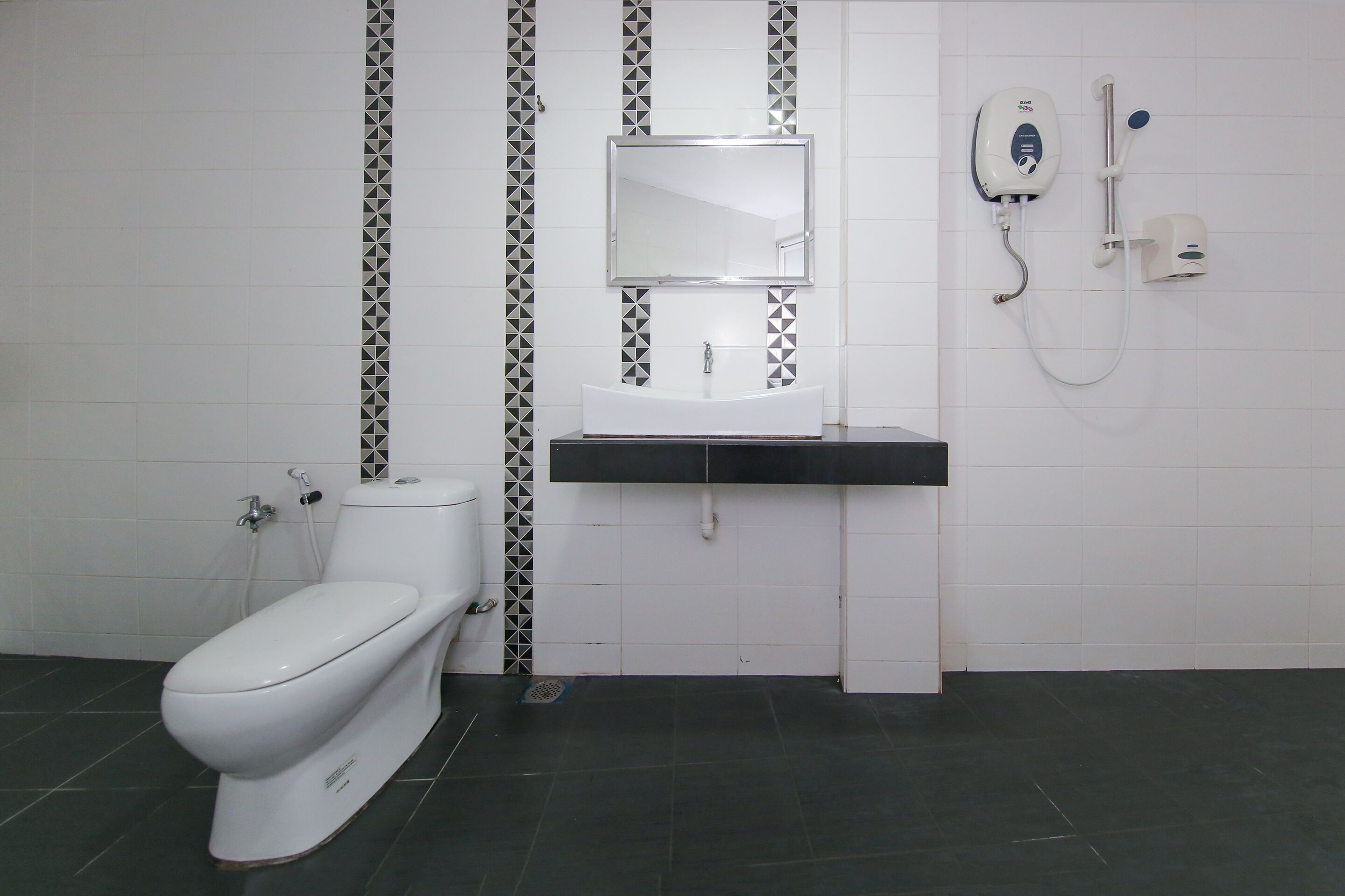 Superior-Suite | Badezimmer | Dusche, Regendusche, kostenlose Toilettenartikel, Bidet