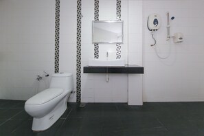 جناح سوبيريور | حمام | تجهيزات دش، دُش غزير، مستلزمات مجانية للعناية الشخصية، مراحيض شطف