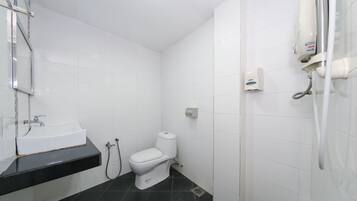 Deluxe Double Room | Bathroom