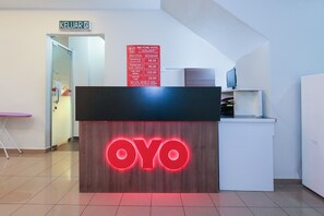 Reception - OYO 89650 Inn Hotel (Teluk Intan)