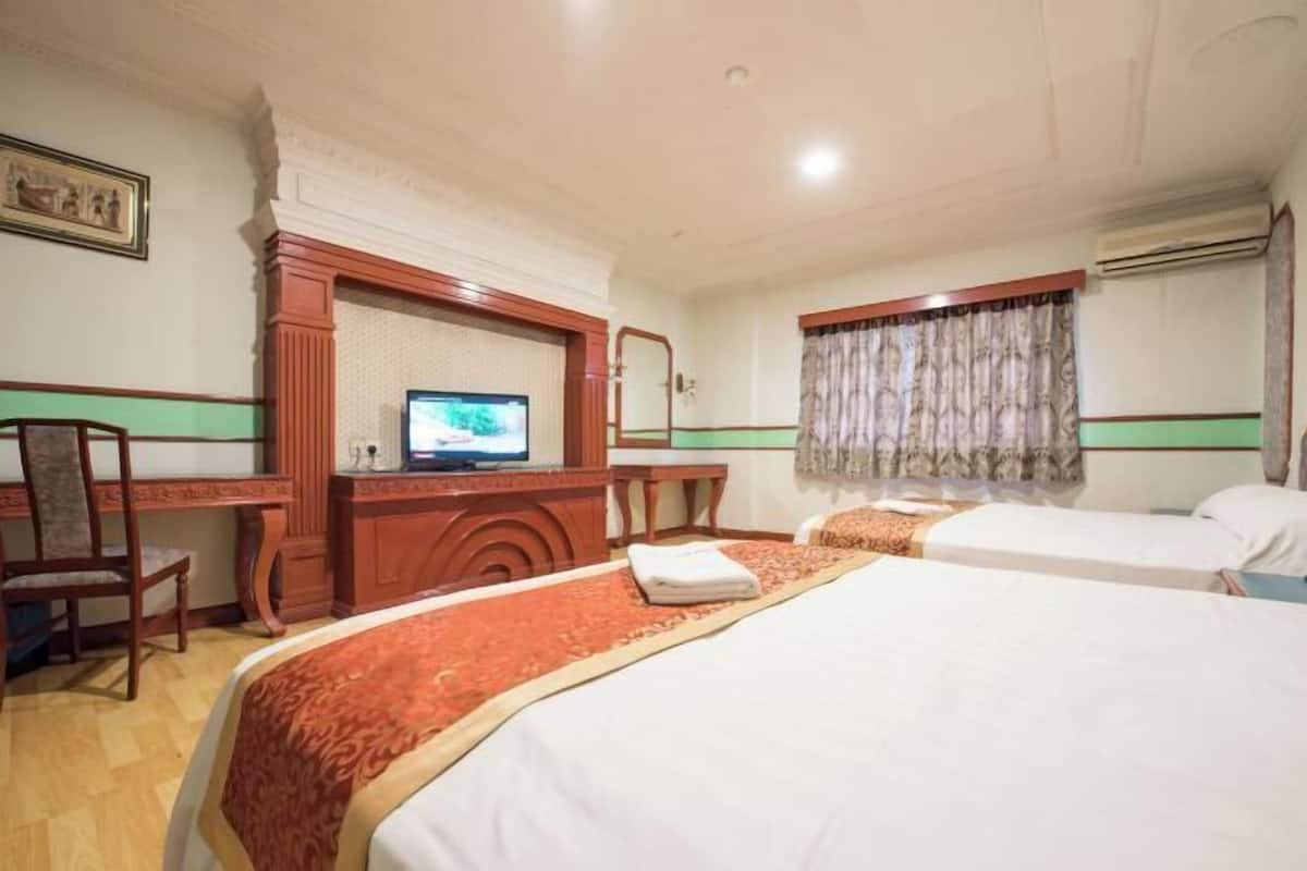 1 bedroom, desk, free WiFi, bed sheets