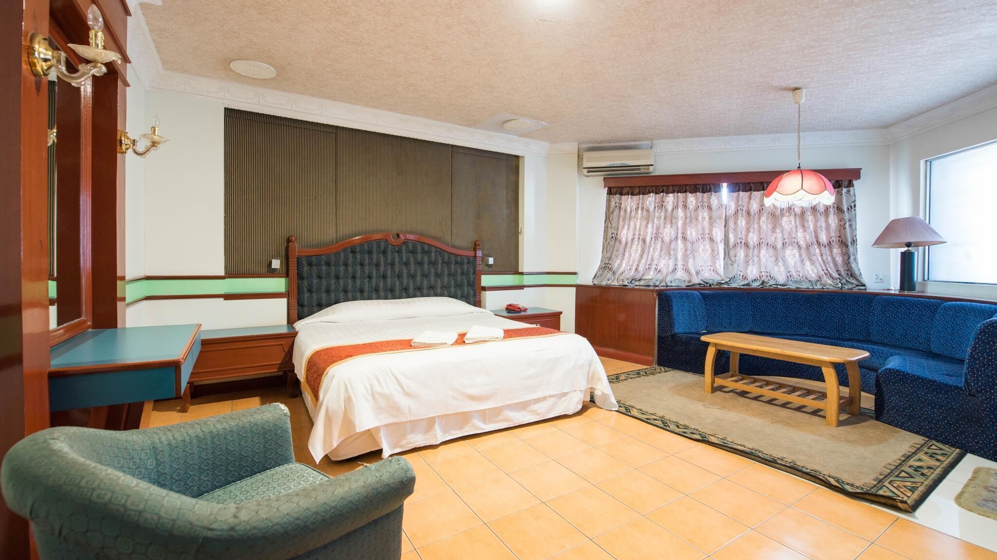 Bureau, accès au Wi-Fi (inclus), literie fournie