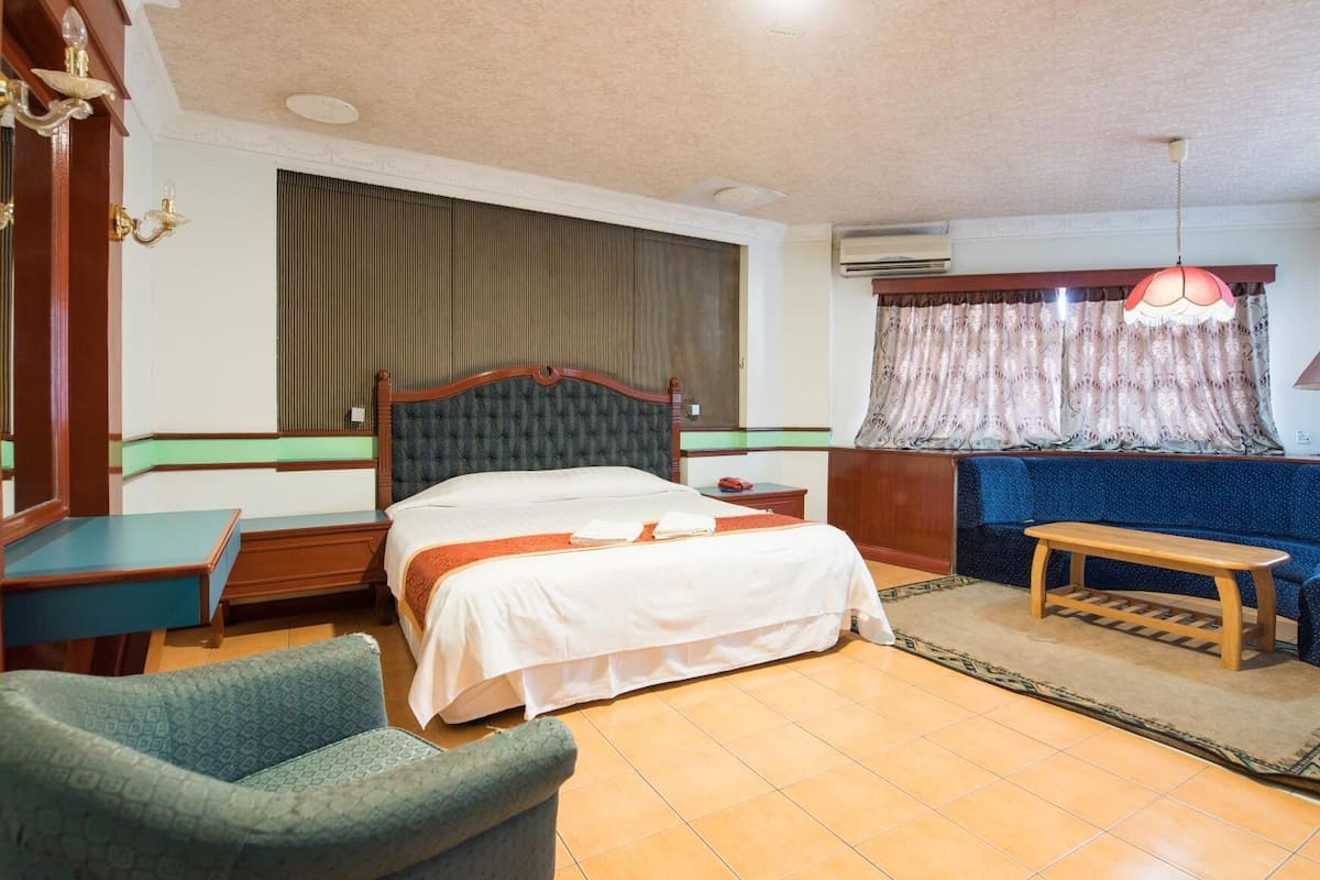 Bureau, accĂšs au Wi-Fi (inclus), literie fournie