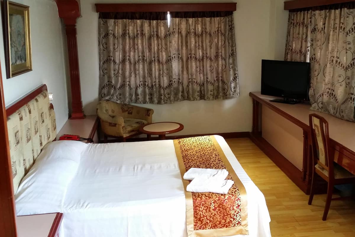 Bureau, accĂšs au Wi-Fi (inclus), literie fournie