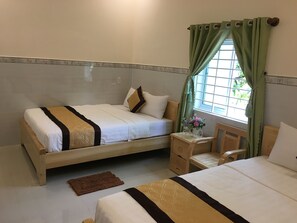 Ropa de cama hipoalergénica, edredón, camas con pillow-top y minibar