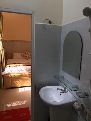 Regadera, regadera tipo lluvia, amenidades de baño gratuitas