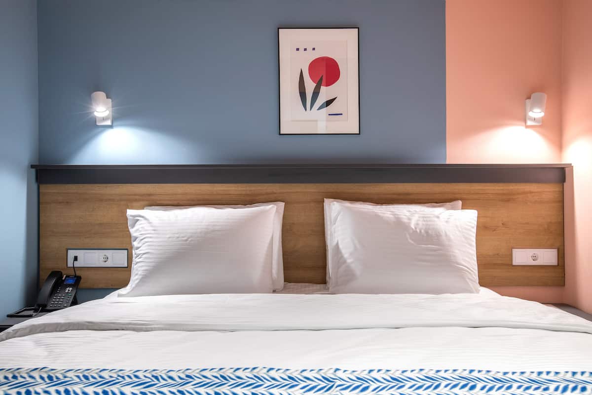 Hochwertige Bettwaren, Select-Comfort-Betten, Minibar, Zimmersafe