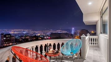 Habitación Deluxe con 1 cama matrimonial o 2 individuales | Vista a la ciudad