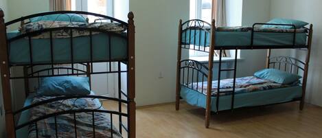 Safe på rommet, strykejern/-brett og wi-fi (inkludert)