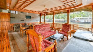 Balcony - OYO 45941 Houseboat Parthasarathy 5 BHK Luxury (Kuttanad Taluk)