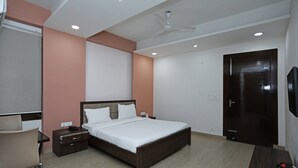 Room - Spot ON 61925 Hotel Prerna (Kahalgaon)