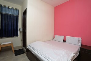 Room - Spot ON 37919 Green Star Hotel (Tijara)