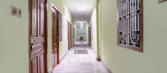 Spot ON 61859 Hotel Anand