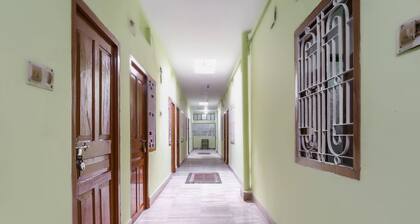 Spot ON 61859 Hotel Anand