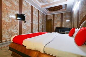 Free minibar - OYO 61070 Hotel Krishna (Baddi)