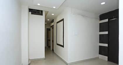 OYO 15977 Hotel Angel Regency