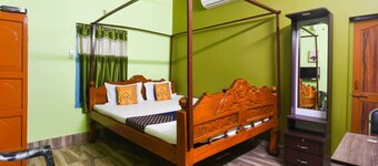 Spot ON 60744 Lodge Meghmallar