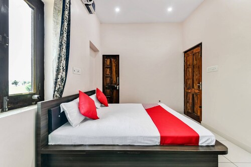 OYO 49696 Hotel Veer Teja