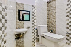 Bathroom - OYO 49696 Hotel Veer Teja (Dungargarh)