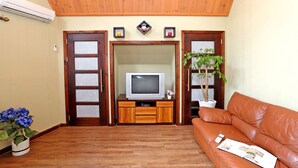 Unclassified image, 3 of 82, button - Bench House Pension (Pyeongchang)