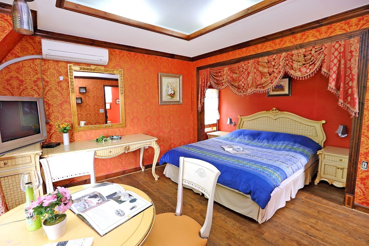 Toto Room