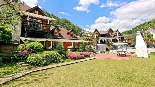 Unclassified image, 1 of 82, button - Bench House Pension (Pyeongchang)
