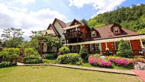 Unclassified image, 5 of 82, button - Bench House Pension (Pyeongchang)