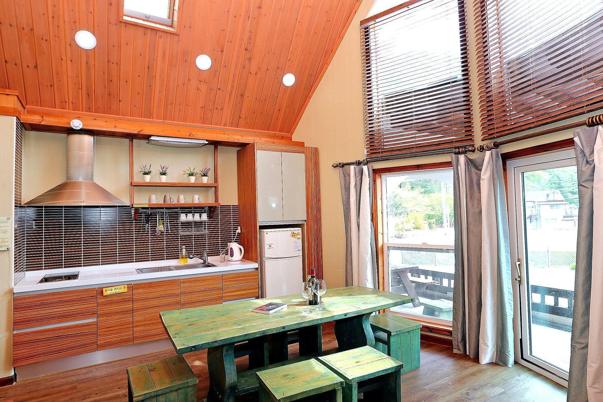 Family Room | Living area | Flat-screen TV