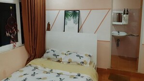 Desk, rollaway beds, free WiFi - Tara House (Xuan Huong - Da Lat)