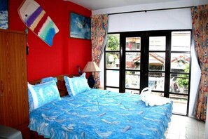 Superior Double Room with Balcony | Free WiFi - Summer Breeze Inn (Ratsada)
