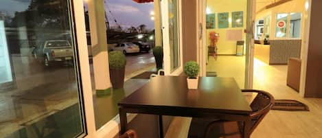 Outdoor dining