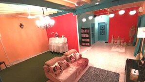 Lobby sitting area - Welcome Back Home Stay (George Town)