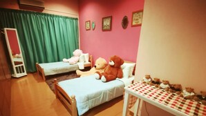 Bedroom 4 (Baby Room With Private Bathroom) | Iron/ironing board (on request), WiFi (free) - Welcome Back Home Stay (George Town)