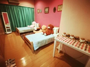 Phòng, 4 phòng ngủ, phòng tắm riêng (Baby) | Bàn ủi/dụng cụ ủi quần áo, truy cập Internet không dây miễn phí 