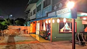 Front of property - evening/night - Welcome Back Home Stay (George Town)