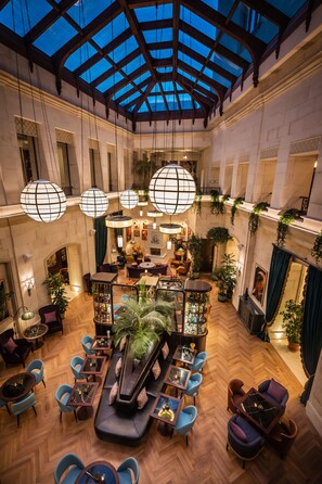 Bar (on property) - The Merchant Baku (Baku)