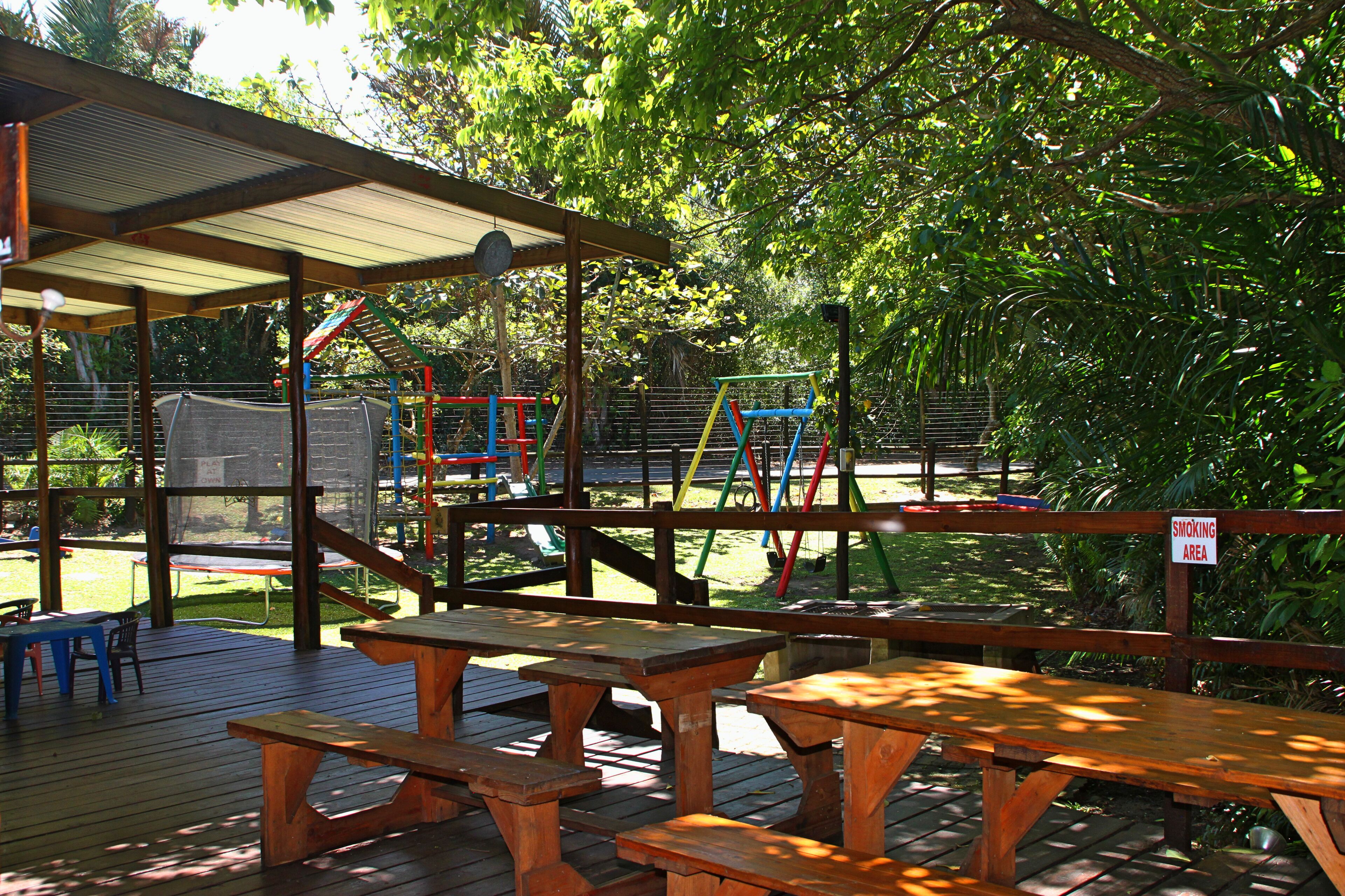 Aperto a colazione, pranzo e cena, cucina locale e internazionale 