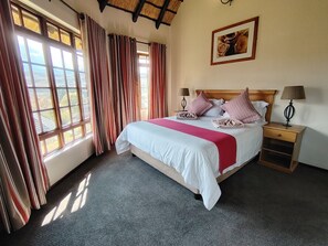 In-room safe, desk, bed sheets - Fairways Self Catering (Drakensberg Gardens)
