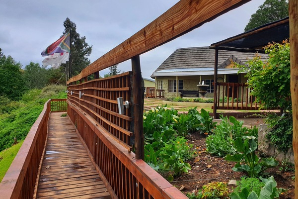 Vista frontal de la propiedad