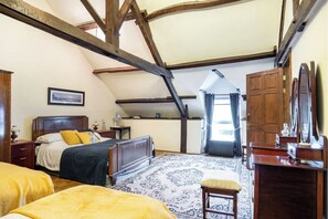 6 bedrooms, iron/ironing board, travel cot, free WiFi