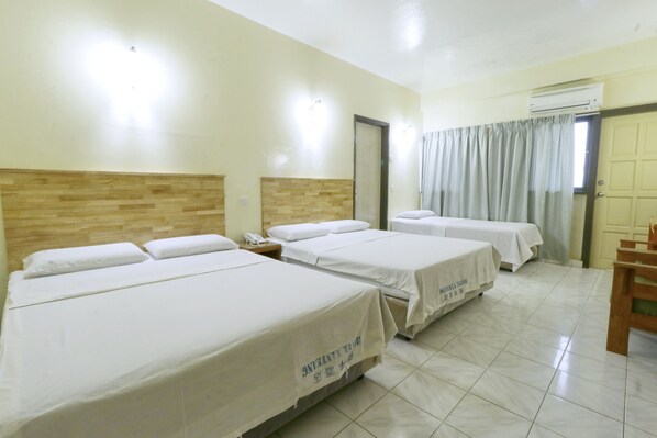 ファミリー ルーム | デスク、遮光カーテン、アイロン / アイロン台、WiFi (無料)