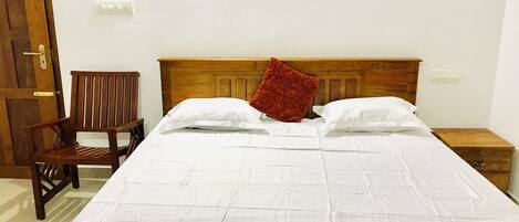 3 bedrooms, iron/ironing board, WiFi