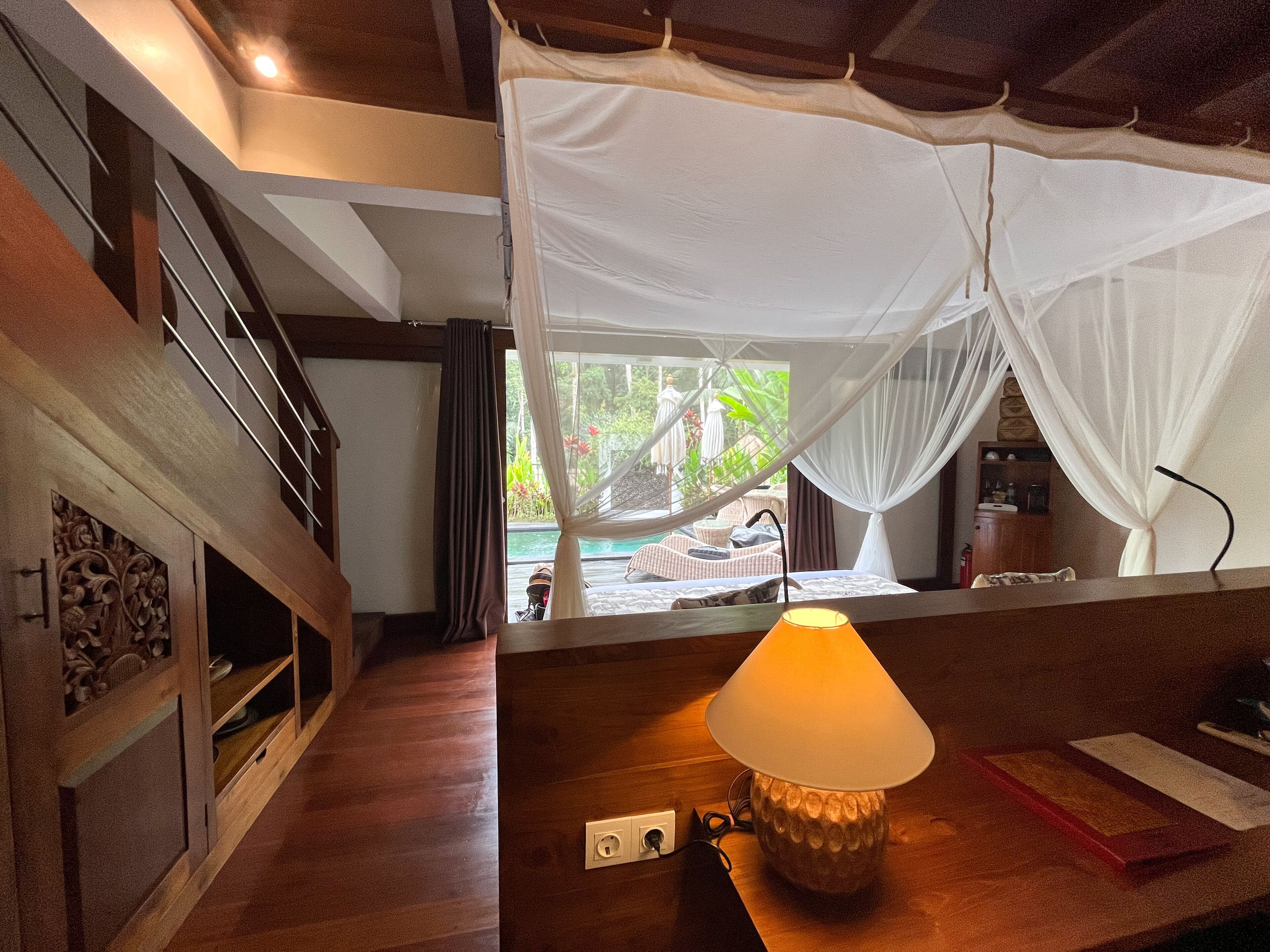 Sarasvati | Roupas de cama premium, frigobar, cofres nos quartos