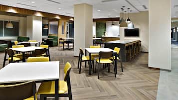 Free daily continental breakfast
