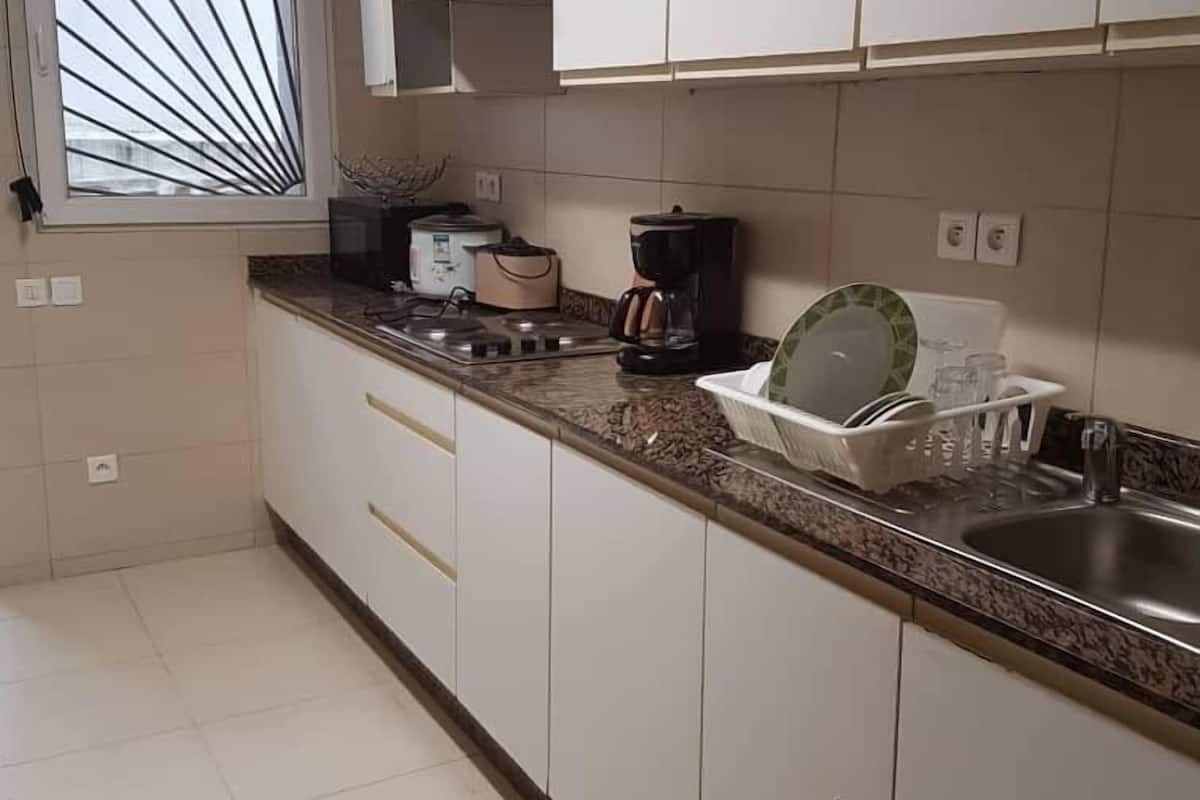 superior apartment, 2 bedrooms | private kitchen | full-sized fridge, microwave, oven, stovetop