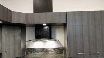 Comfort Studio | Private kitchen | Full-size fridge, microwave, oven, stovetop